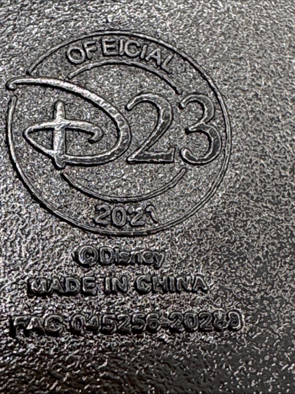 Disney D23 exclusive pin featuring the Orange Bird. - Picture 3 of 6